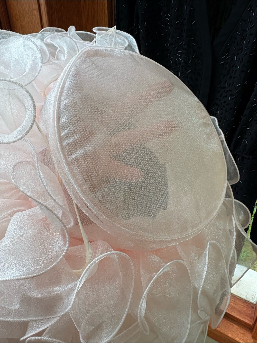Vintage Sheer Ruffle Organza Fascinator Hat in Pale Pink Feathers Amazing - Picture 3 of 13